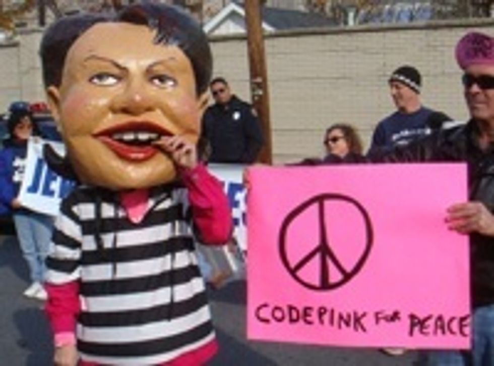 Romney Campaign Responds To Bain Controv-- OH MY GOD LOOK OVER THERE IT'S CONDI RICE!