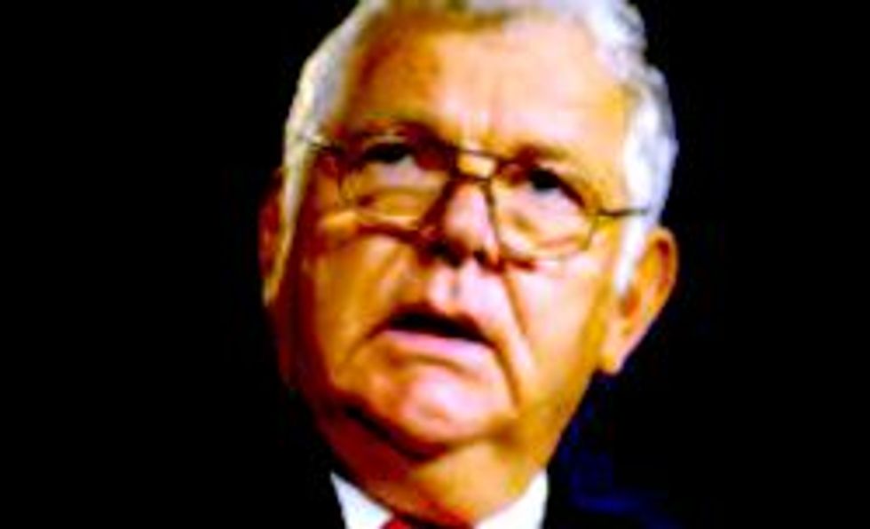 Slot Machine Addict & Republican Crook Notes U.S. Men Are Failures