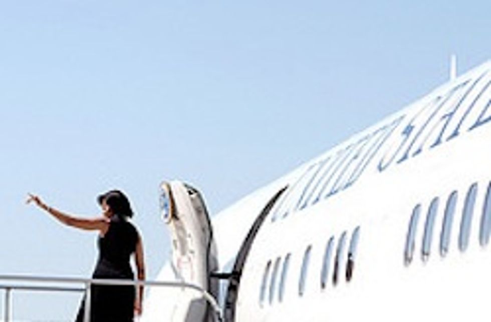 Michelle Obama Survives Near-Fatal Near-Miss Airplane Non-Crash