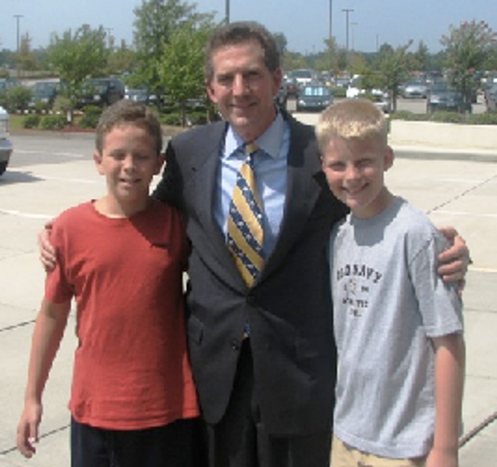 Jim DeMint E-mails Senate Staffs To Let Them Know He Runs Country Now