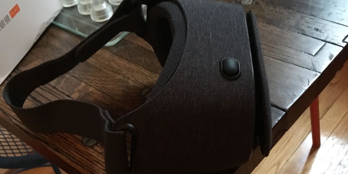 The Xiaomi Mi VR Play is a polished looking device for $20