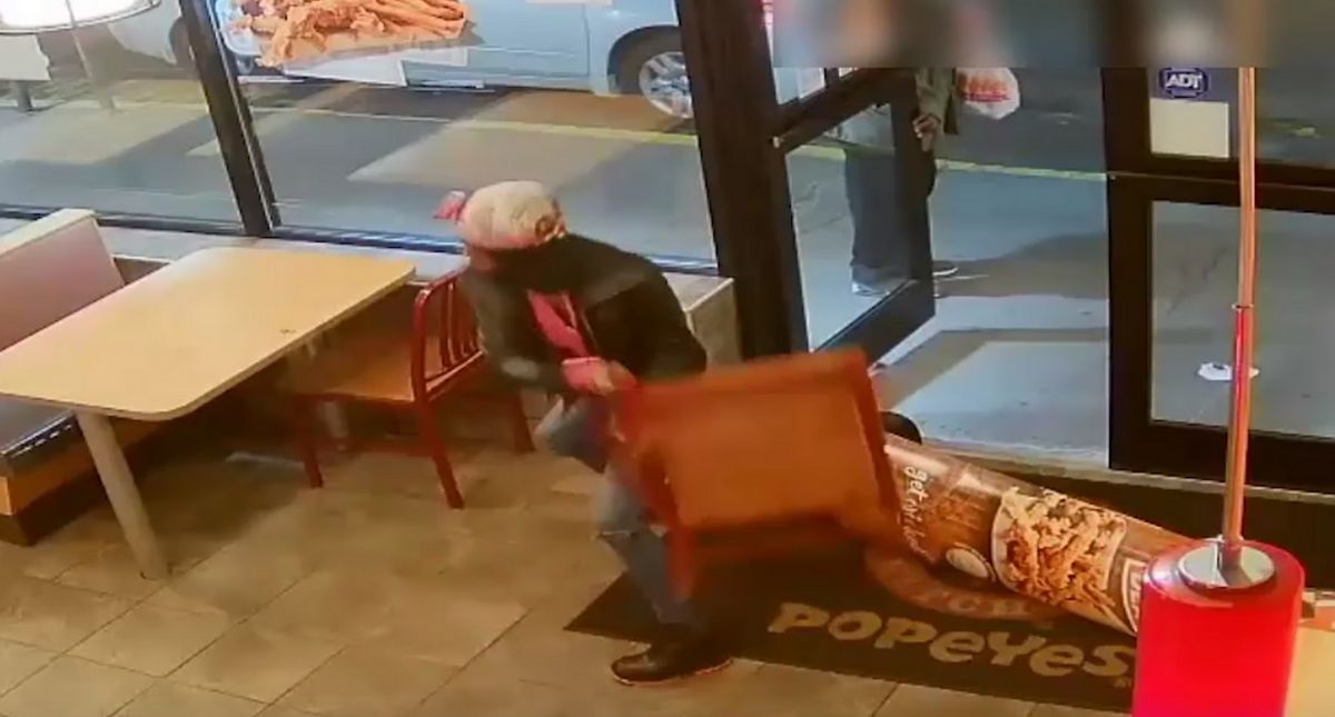 Angry Woman Smashes NYC Popeyes Window Because Her $4 Meal Didn't Come With a Drink