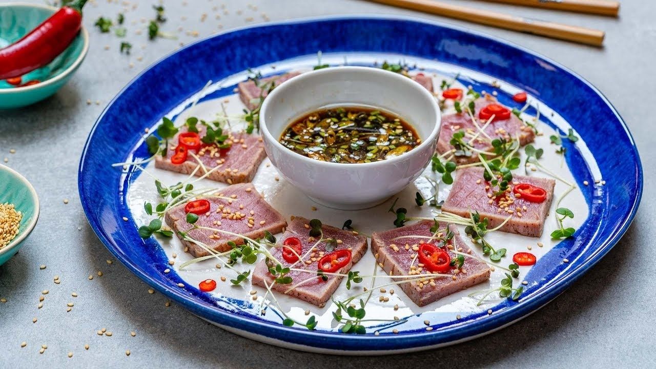 Seared Tuna Tataki Recipe (With Sesame And Soy Dressing)