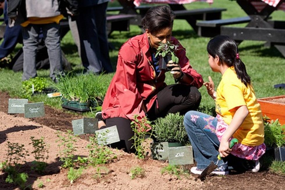 Michelle Obama Hooking Kids On Organics