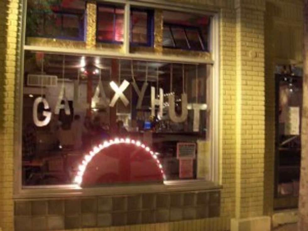 Galaxy Hut: No Bros Here