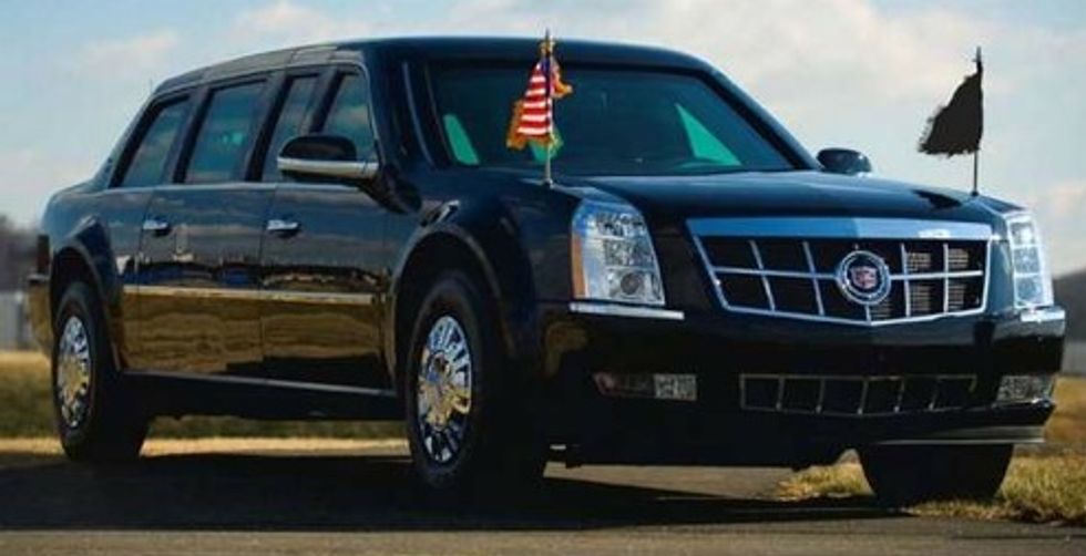 Fat Cat Obama Gets Unfair Luxury Perks In Exchange For Job That Any Loser Could Do
