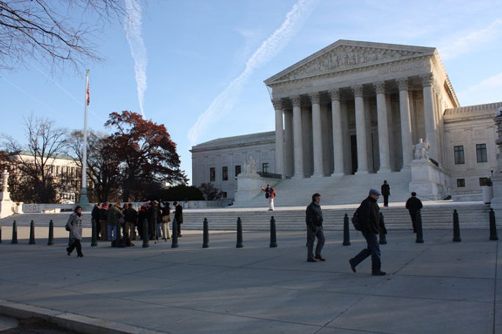Massive Crowds Turn Out To Protest B-Rock NObama's Falsified American Citizenship