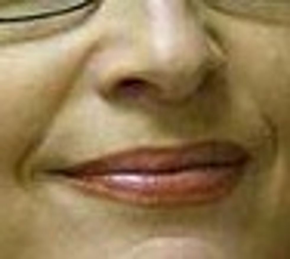 Sarah Palin Even Lies About Lipstick! (Maybe)