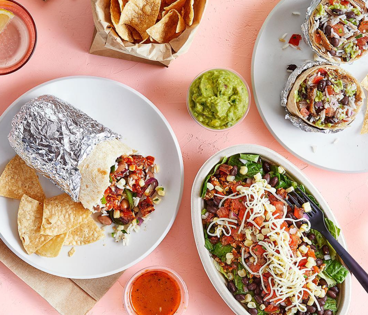 10-things-i-learned-from-being-a-chipotle-crew-member