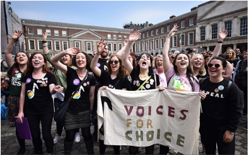 Comhghairdeas, Éire!: Ireland Votes To Legalize Abortion
