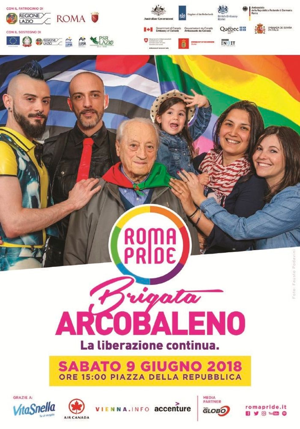 L’ultima pagliacciata dei partigiani:
«brigata arcobaleno» al Gay pride