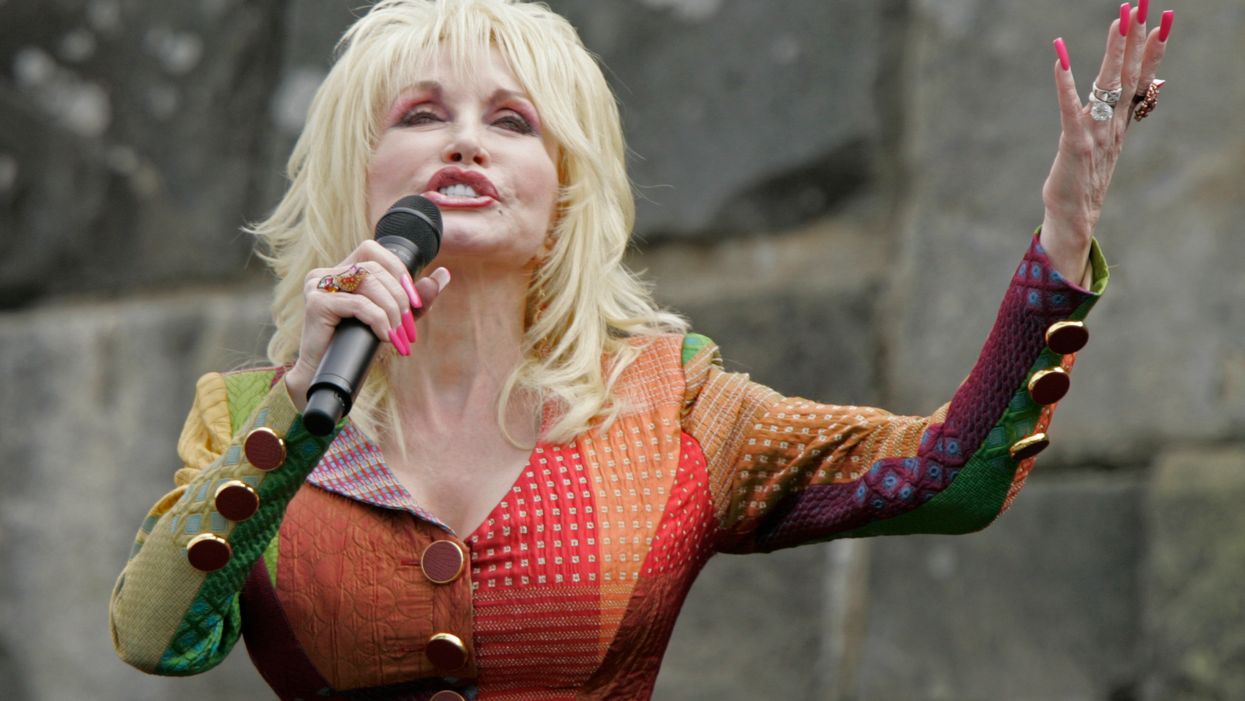 Dolly Parton will produce Netflix films based on her songs