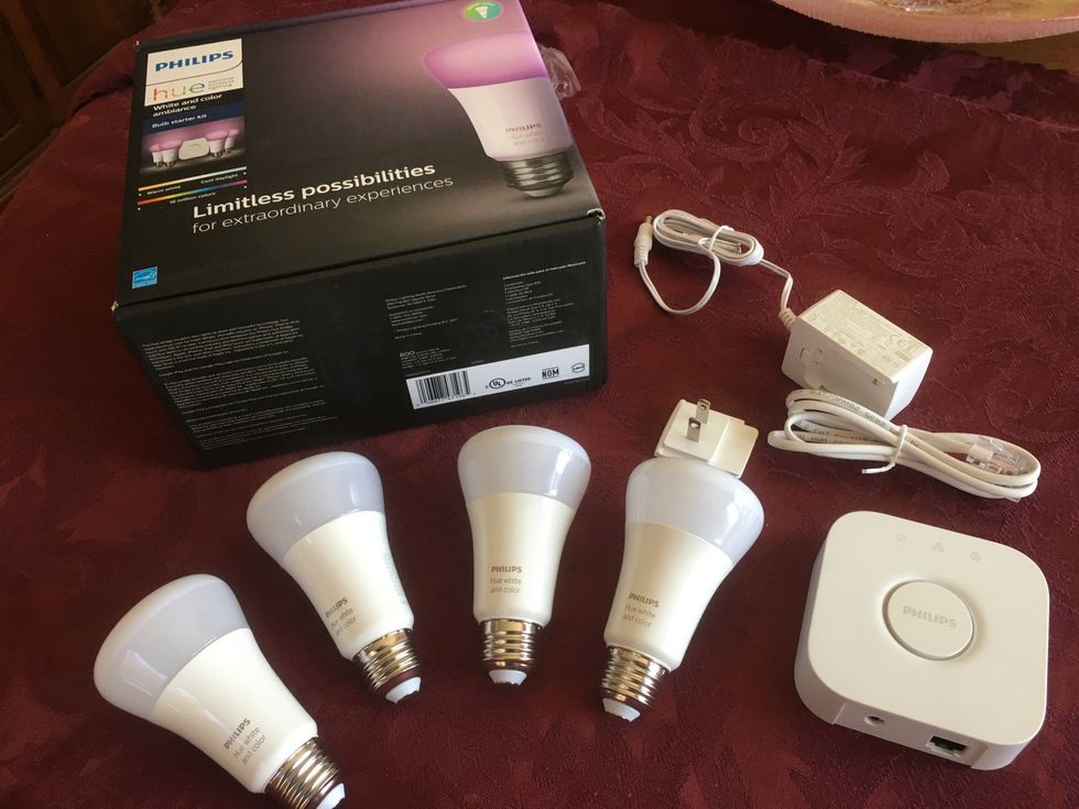 Picture of philips hue starter kit unboxed.
