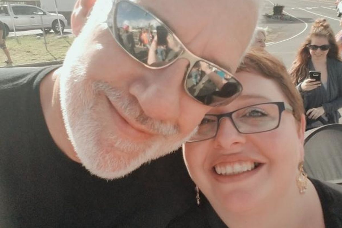 A Mommyblog, A Dating Site, And A FUCKING COMMUNITY