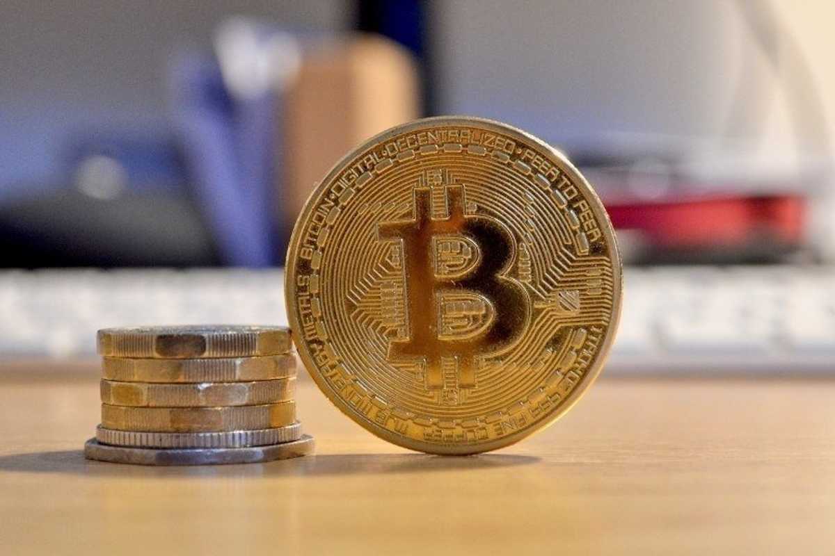 Coinrail exchange theft sees bitcoin tumble: How to keep your crypto safe with cold storage