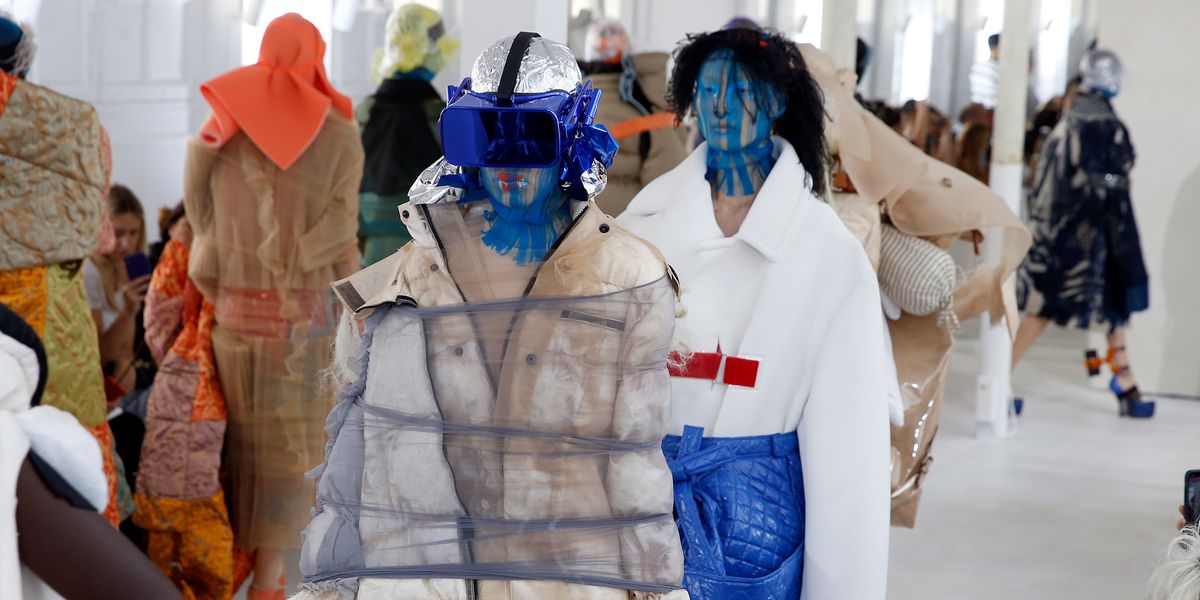 Margiela Accessorizes With VR Headsets and iPhones at Haute Couture