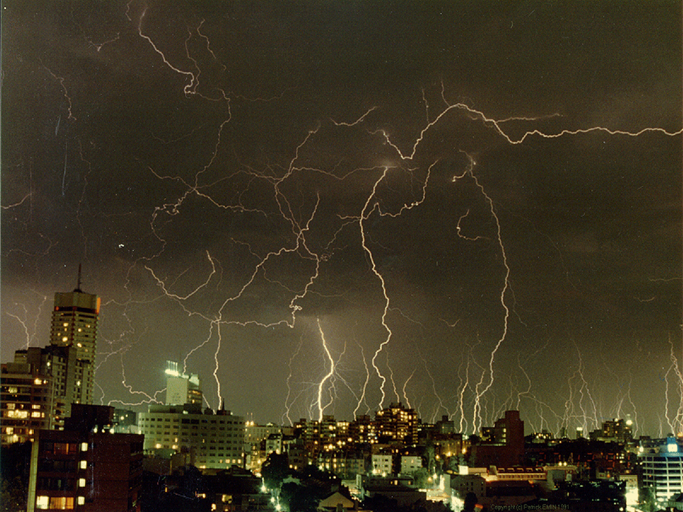 10 Fast-as-lightning Facts About Thunderstorms
