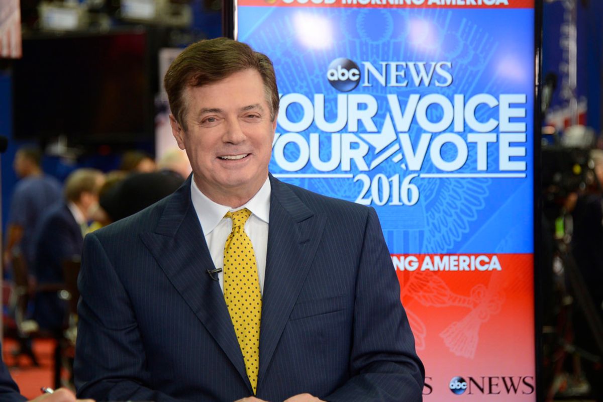 Manafort Demands Jury Of White Yokels Without Newfangled 'Internet'