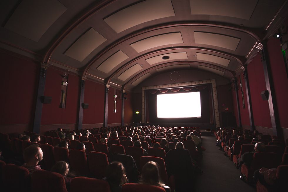 15 Rules of Etiquette You Should Follow At The Movie Theater