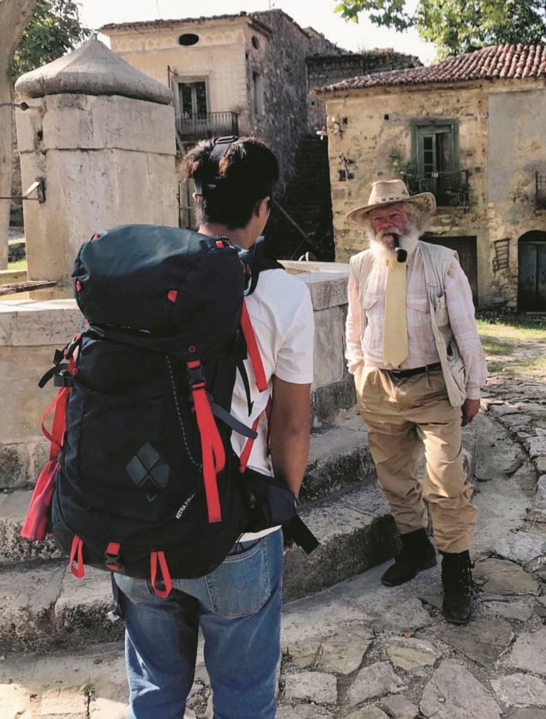 «Io, unico abitante del paese fantasma, vivo solo ma chiudo la porta a chiave»