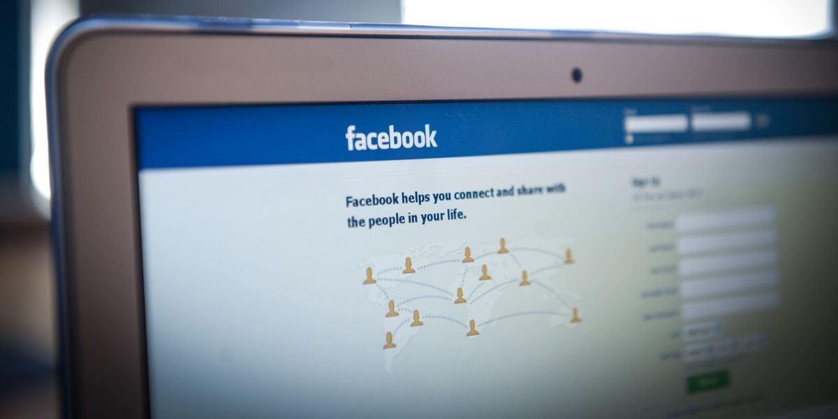 Facebook Wants to Fix Your Closed Eyes Using AI