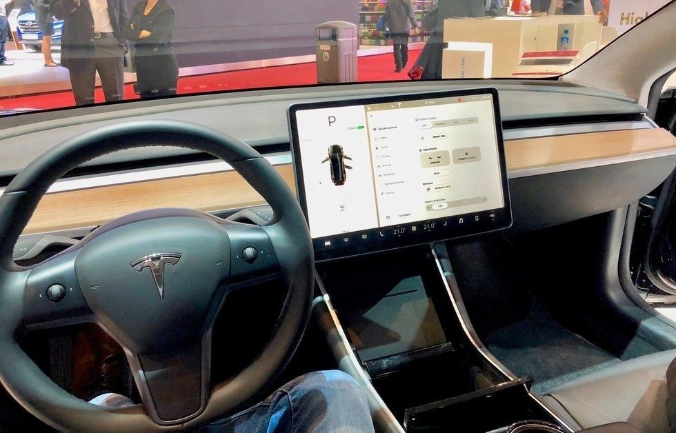 Research finds car touchscreens are distracting whether drivers use them or not