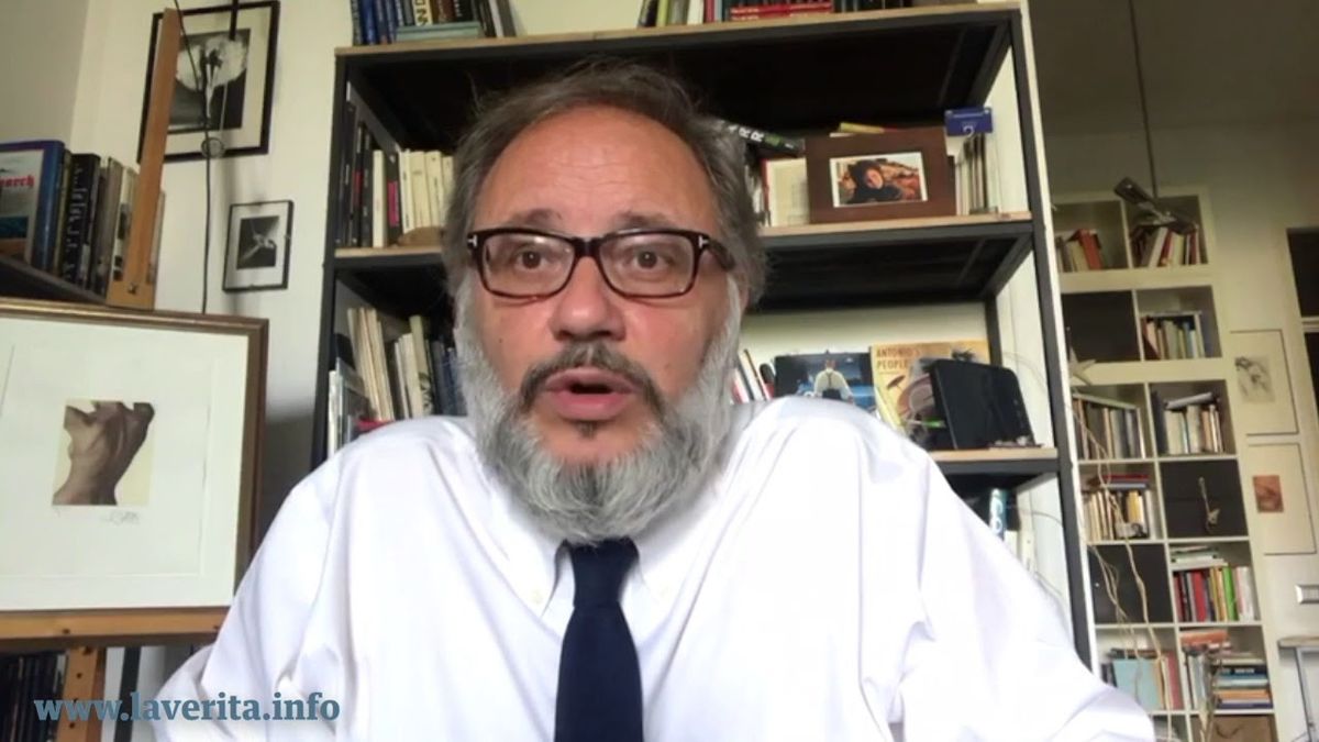 Vive sui social e non si rassegna alla sconfitta: è il giornalista collettivo