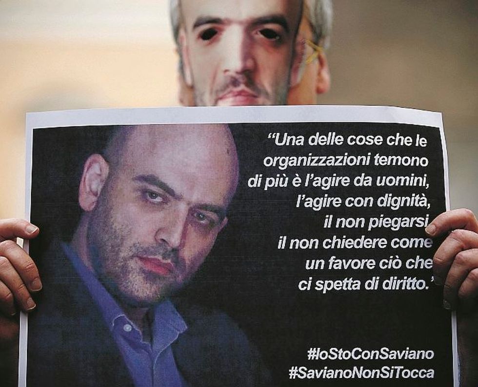 Saviano dà di matto per la scorta che nessuno gli vuole portare via