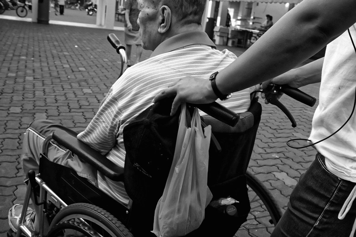 Assumere la badante senza brutte sorprese