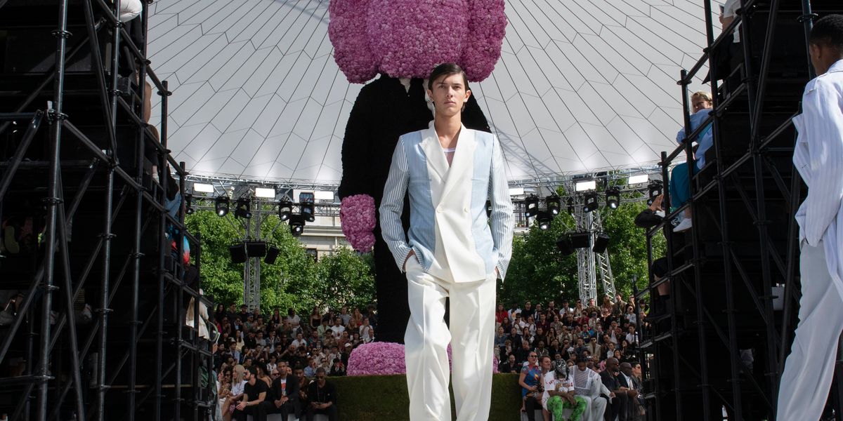 Kim Jones Collaborates with KAWS for His Dior Homme Debut Show