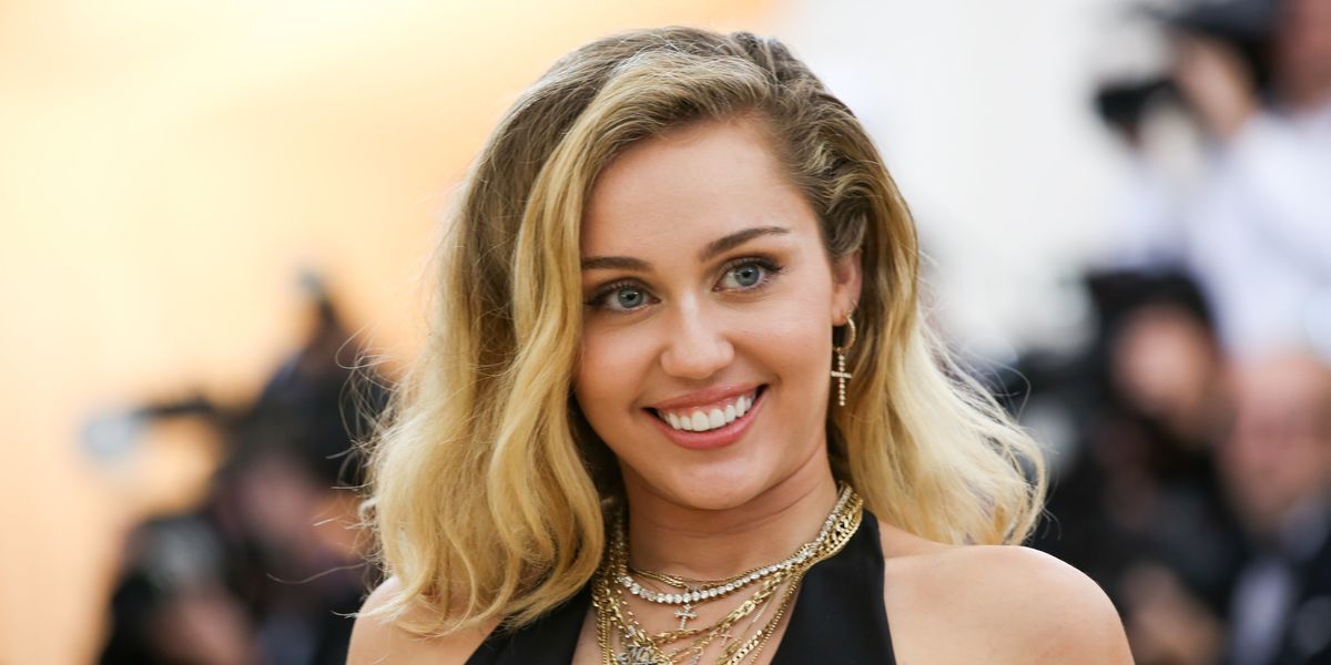 Miley Cyrus Is Raising Money for Migrant Families