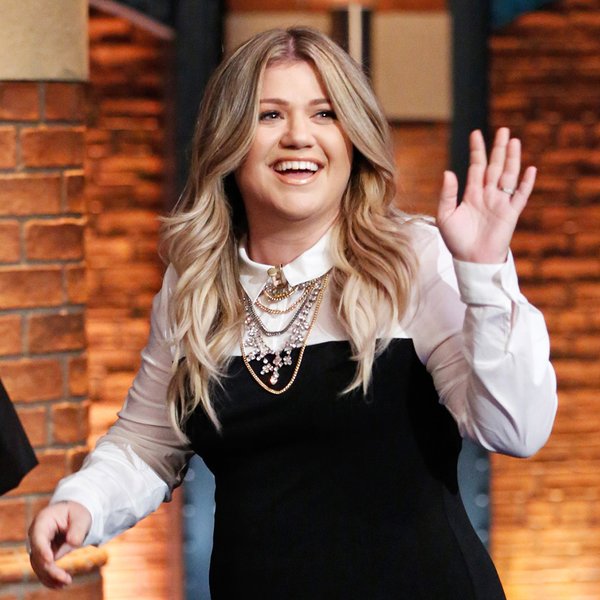Kelly Clarkson Is Working on a Daytime Talk Show PAPER