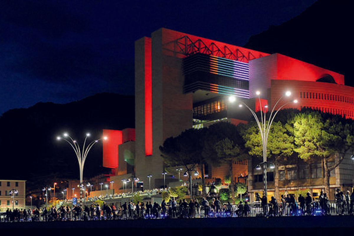 Stipendi al caviale e conti da bluff: così è fallito il casinò di Campione