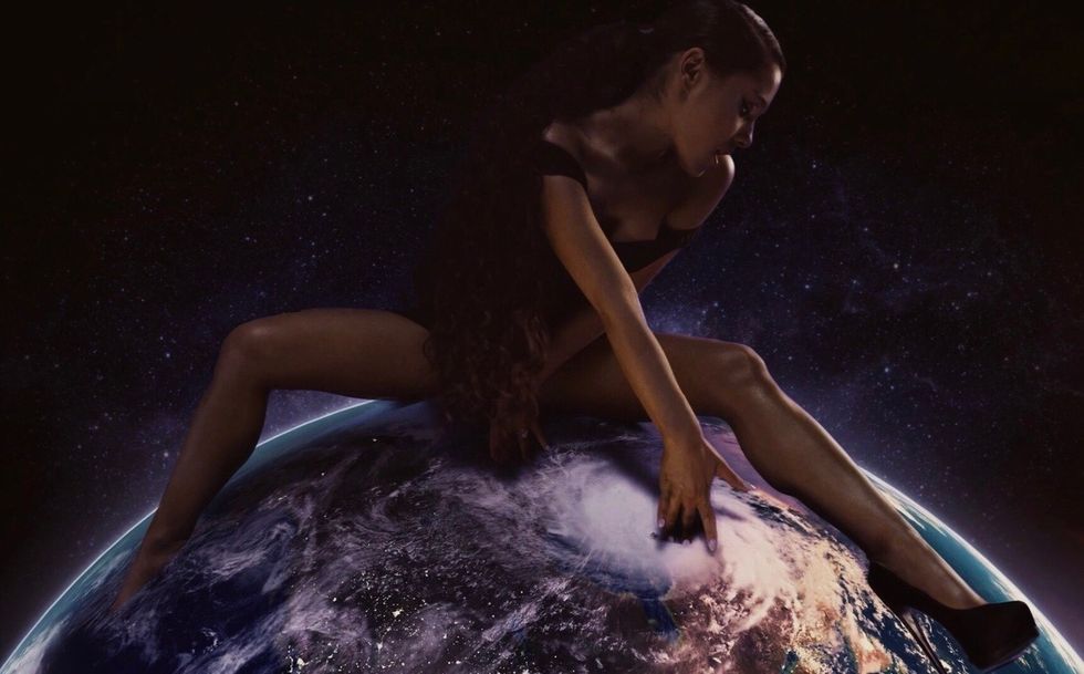 Ariana Grande Is Not Calling Herself God In God Is A Woman Ariana Grande Is Not Calling Herself God In God Is A Woman