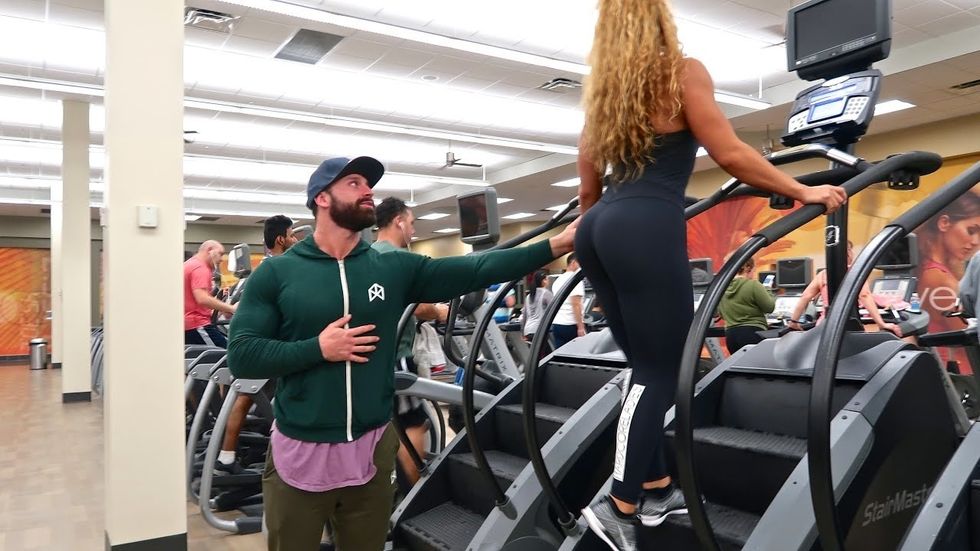 How to know if a guy is interested in you at the gym?