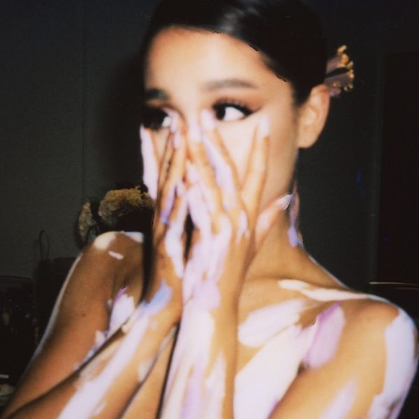 Here's Why Ariana Grande's Body Paint Looked Oddly Familiar