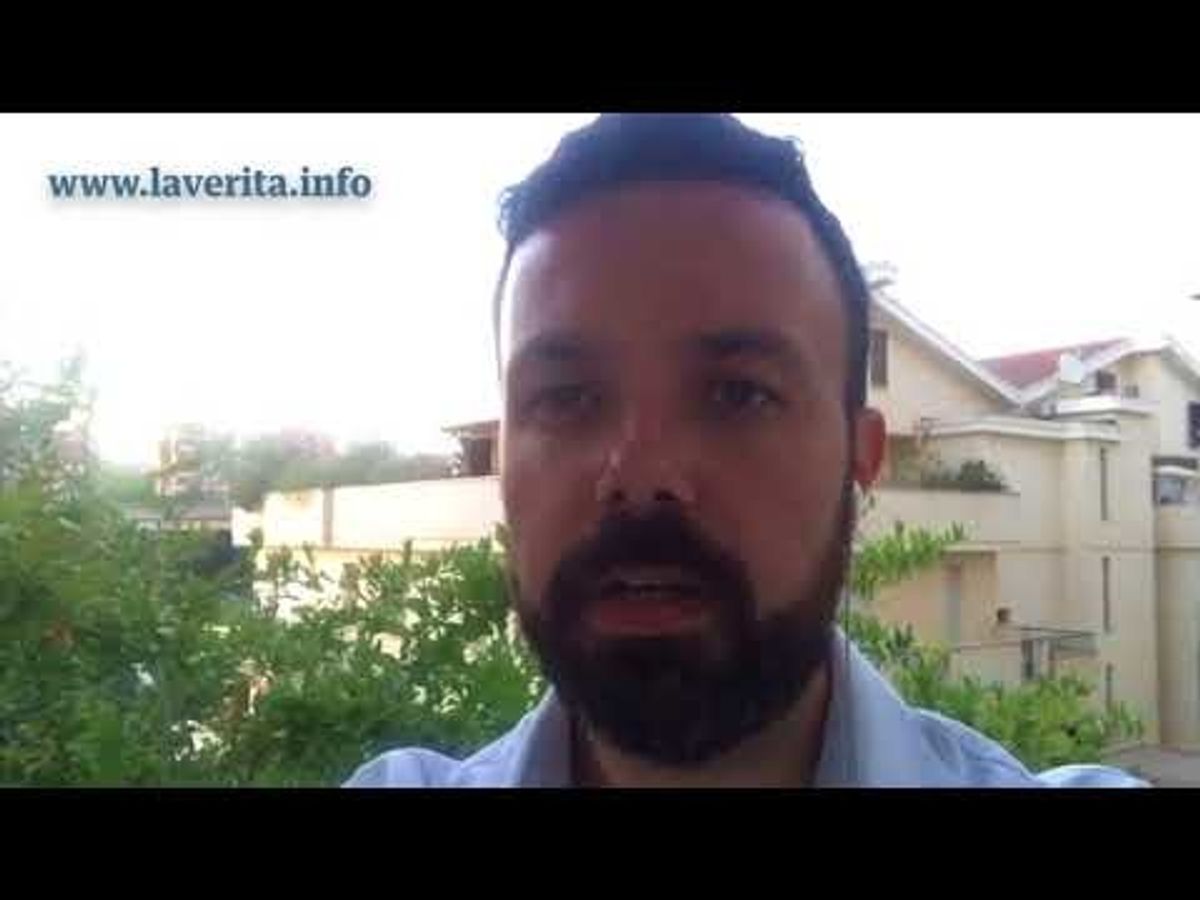 La Grecia è in fiamme, ma la Troika batte cassa