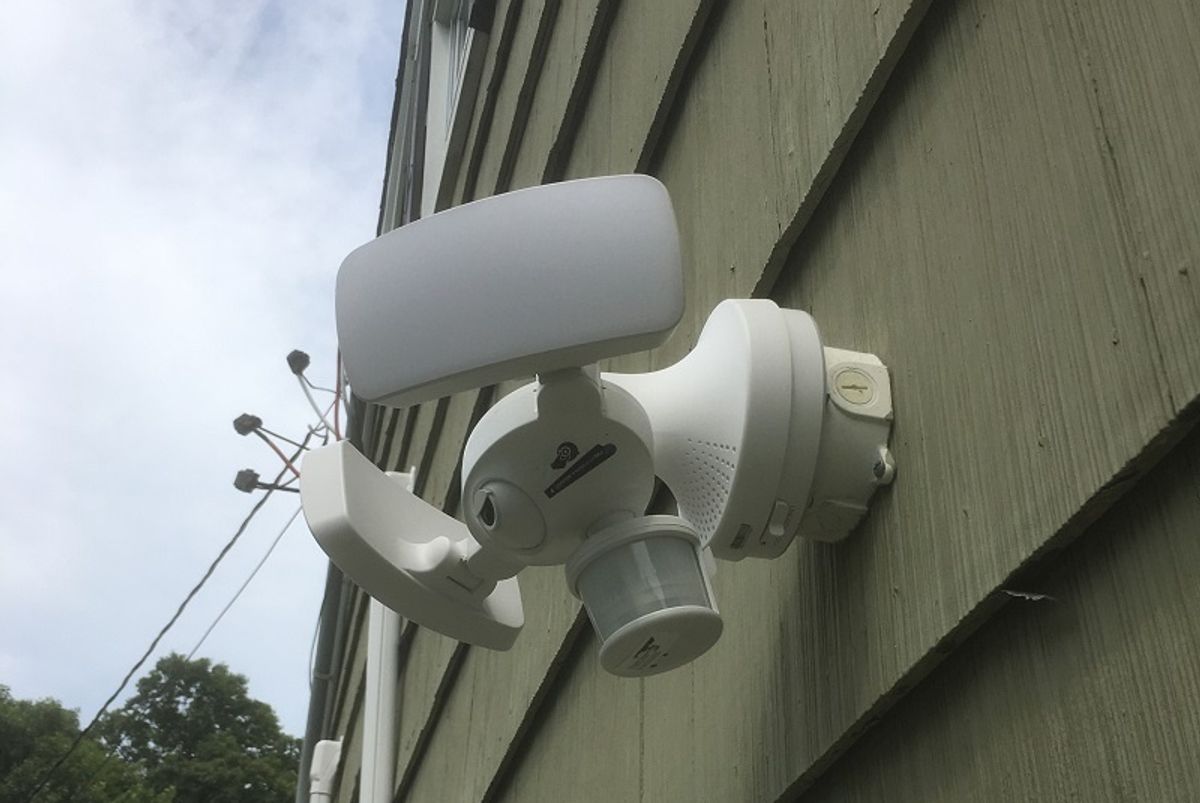 Review: Maximus Camera Floodlight with Kuna AI