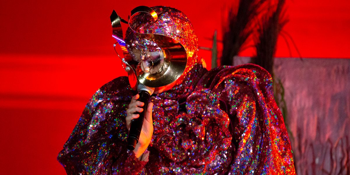 Björk Performs in a Custom Gucci Gown