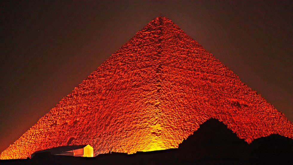 A papyrus reveals how the Great Pyramid was built - Big Think