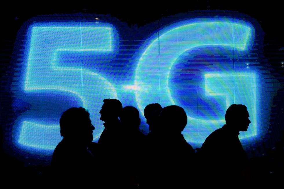 Big lightup 5G sign.