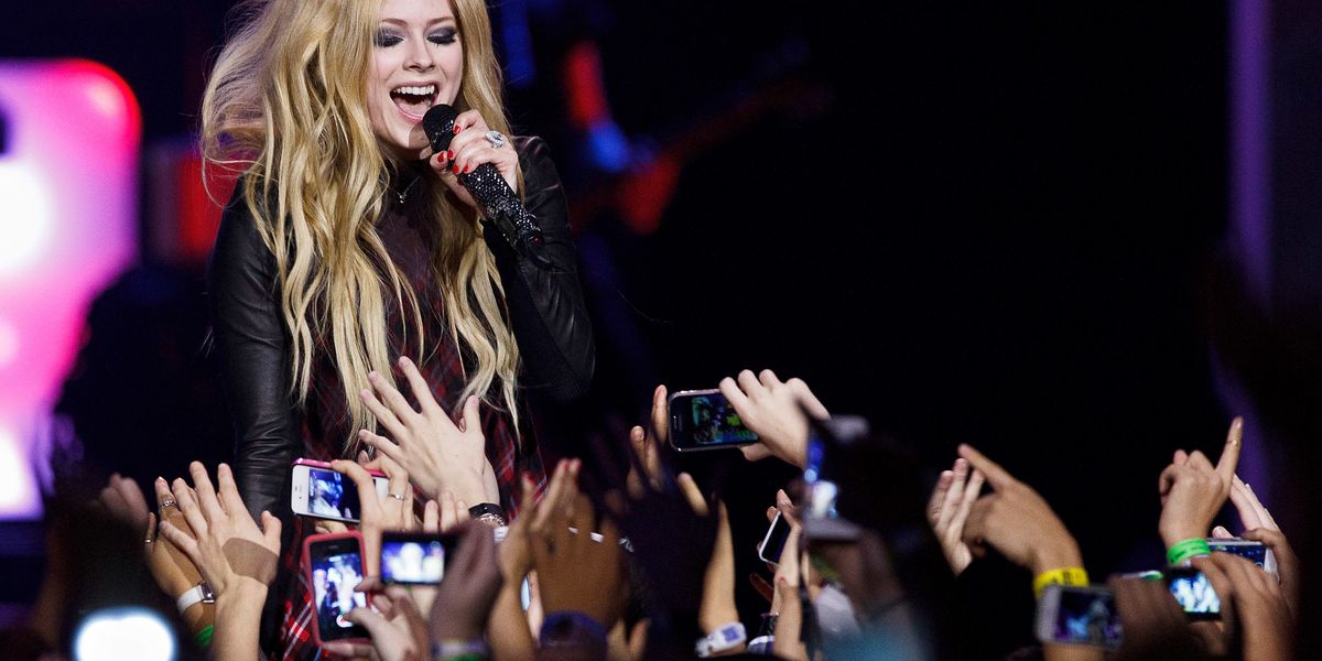 Avril Lavigne Is Coming Back with a New Music Video