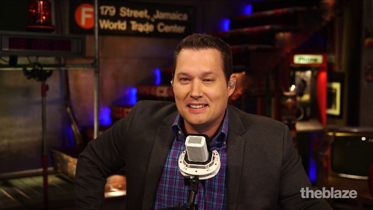 Here are the eerie similarities between 'The Office' and the Oval Office