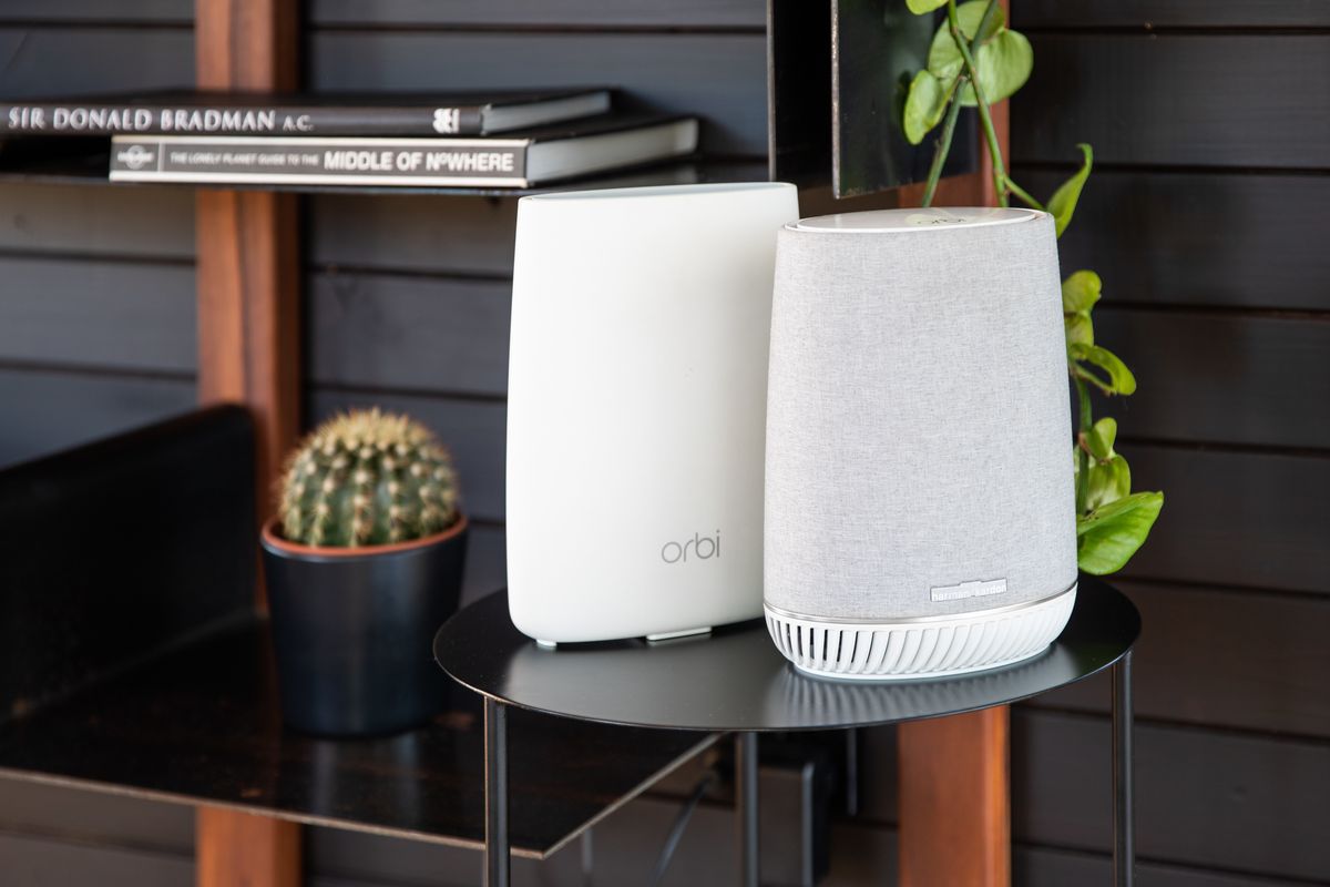 Orbi Voice wi-fi harman kardon sound alexa smart speaker