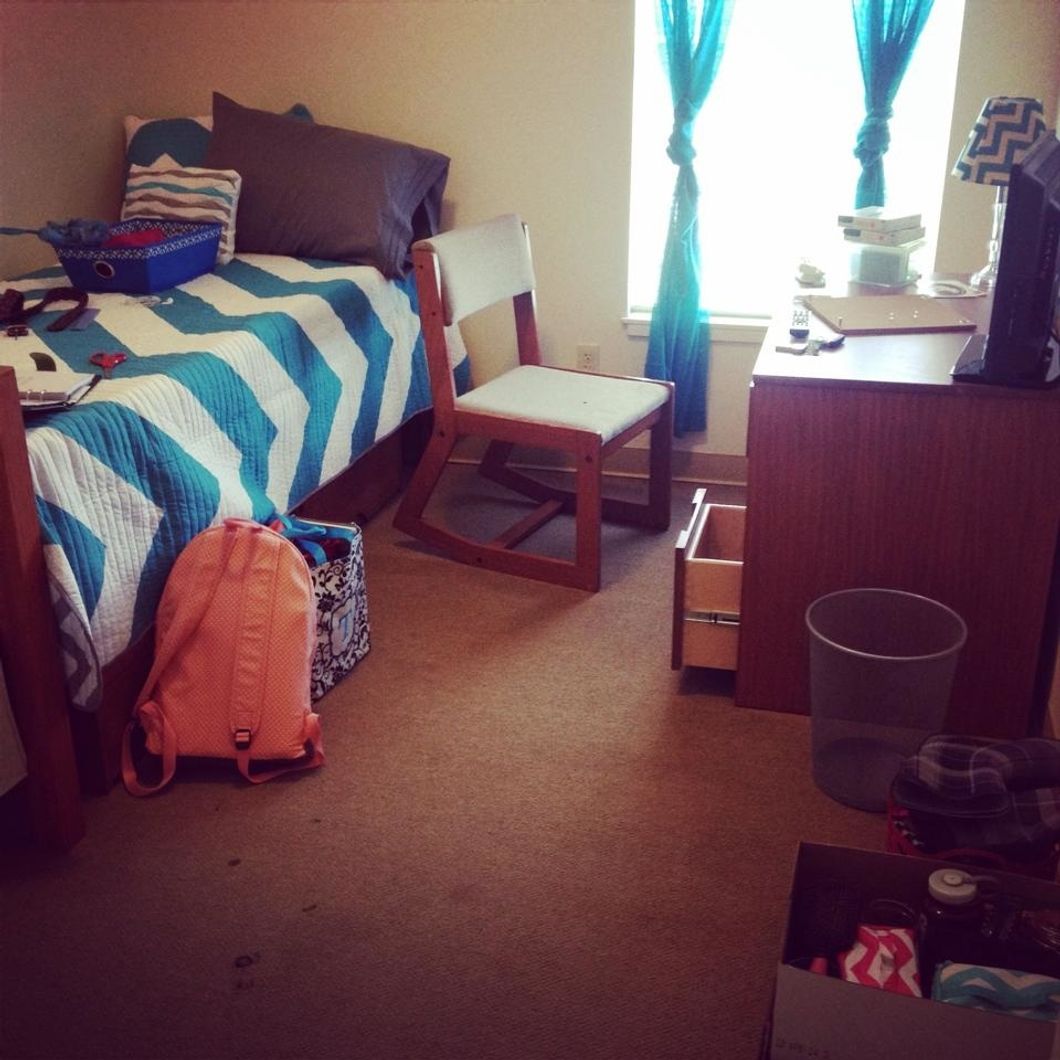 A Reminder To The Girls Who Can't Wait To Post A Cute, New Dorm Room Photo On Instagram