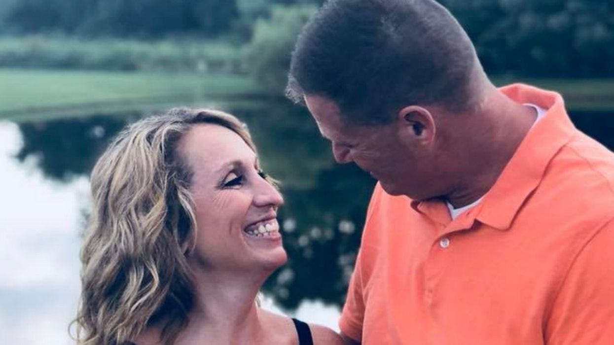 These Parents Celebrated Their Kids Going Off To College With A Hilarious Photo Shoot š