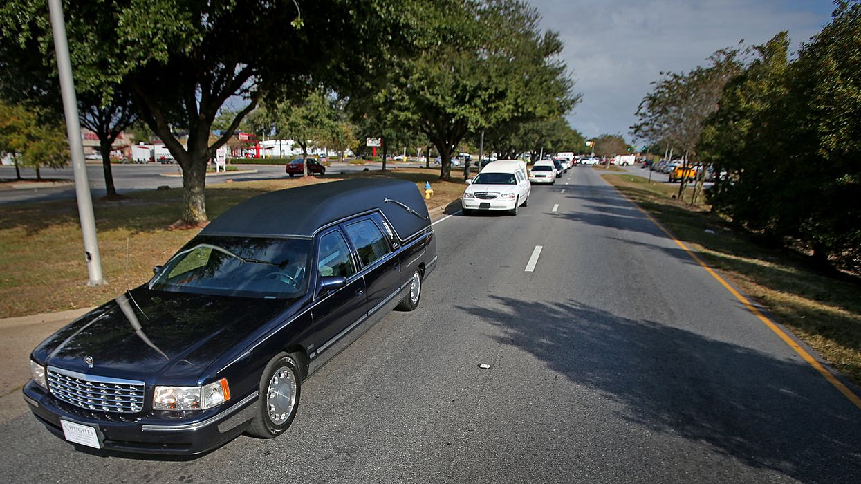 Memphis funeral director offers drive-thru funeral services