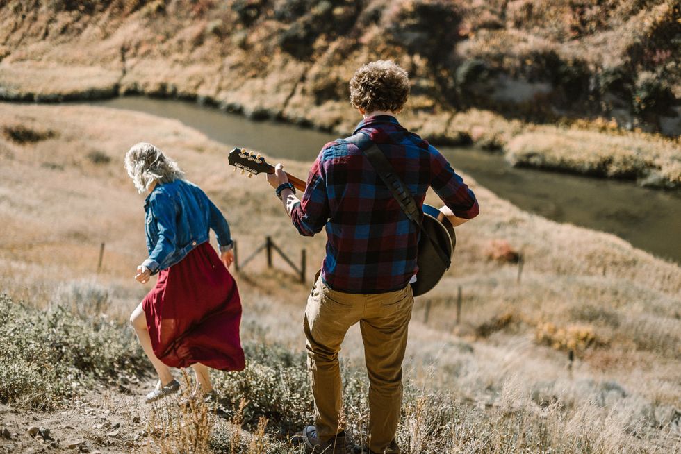 23 Country Song Lyrics That Will Make Soul-Soothing Instagram Captions This Fall