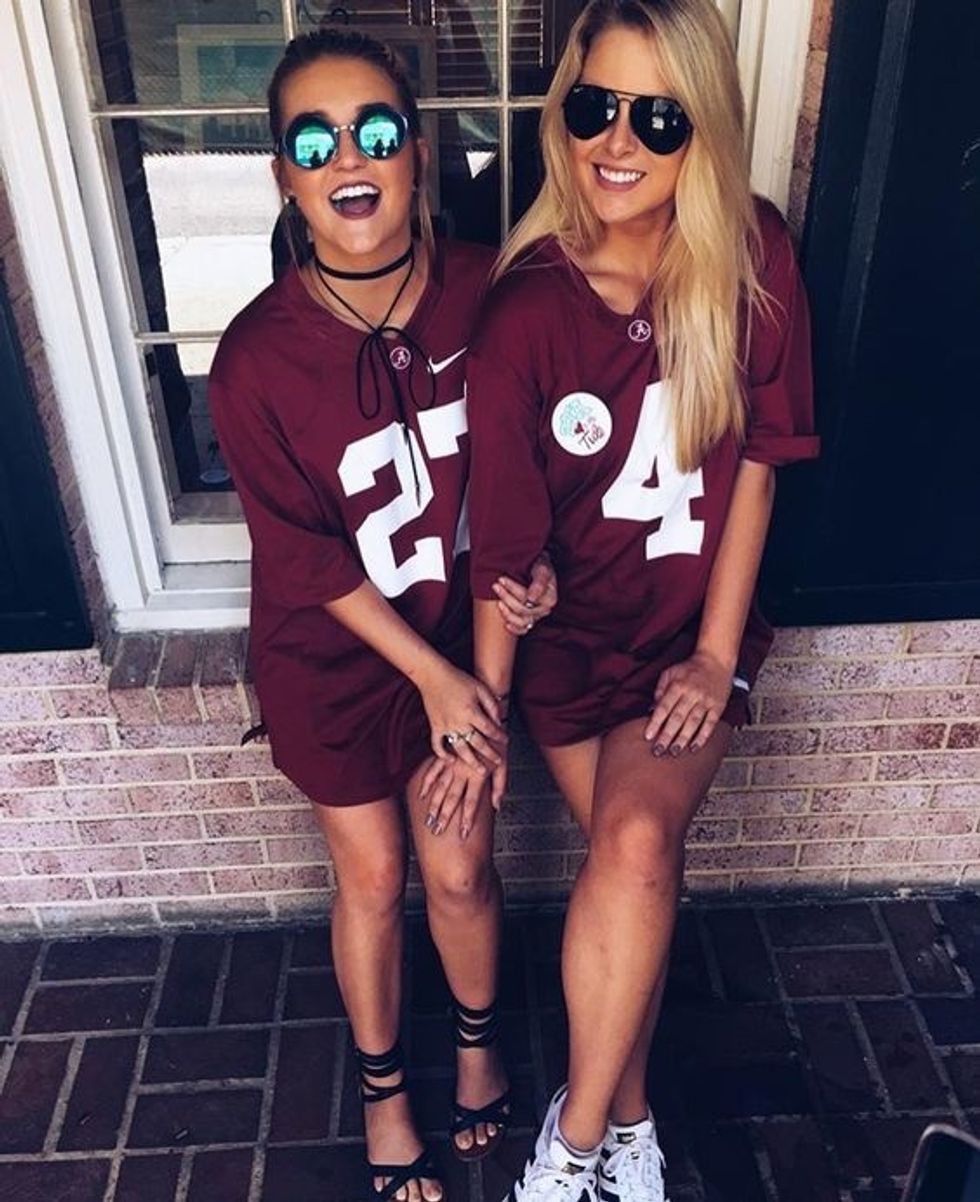 7 Cute Tailgate Outfits For Lazy College Girls Because Saturdays Are For Being Comfortably Cute