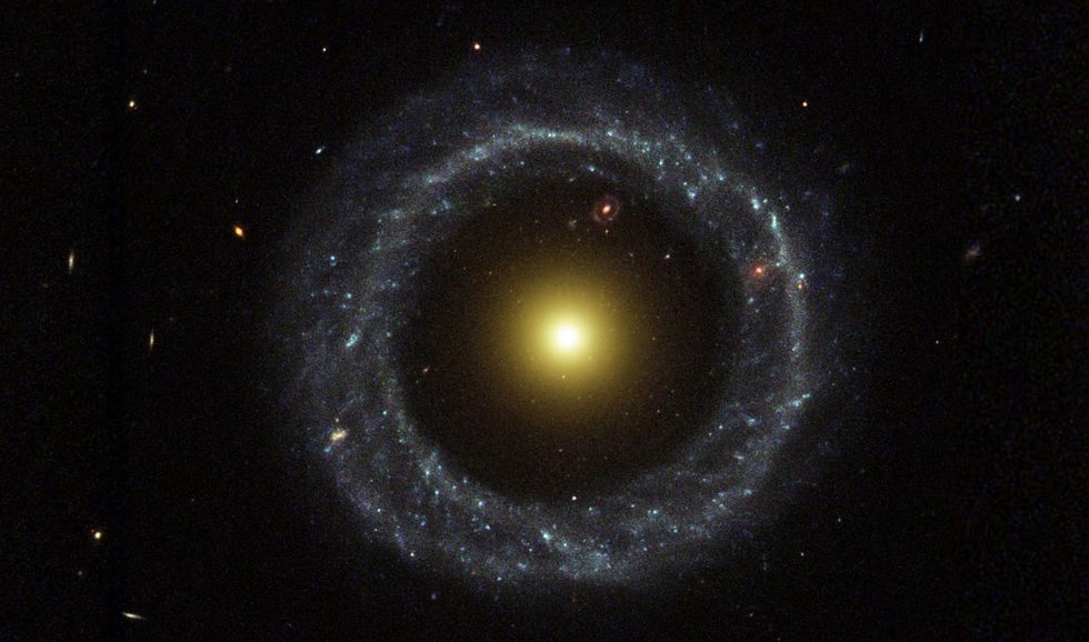 Astronomer Arthur Hoag chanced upon this unusual extragalactic object in 1950. (Photo: R. Lucas (STScI/AURA), Hubble Heritage Team, NASA)